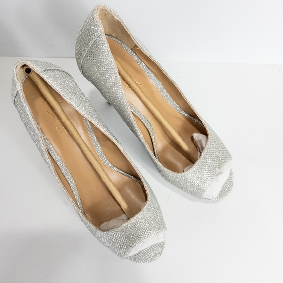 Thalia Sodi Lenna Beaded Heel Pumps Silver -7 - Picture 7 of 9